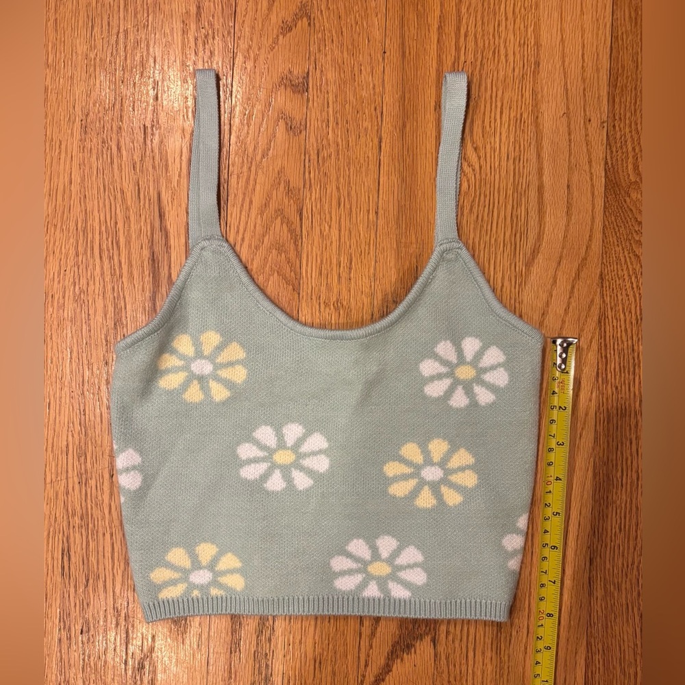 Altar'd State with white and yellow daisy patterns Green Floral Knit Crop Top XS